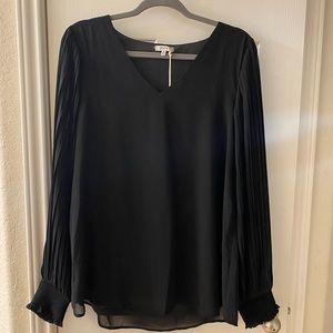 Jodifl black pleated sleeve blouse